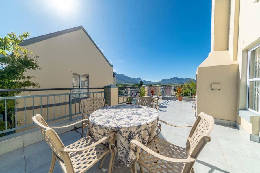 To Let 2 Bedroom Property for Rent in Onder Papegaaiberg Western Cape